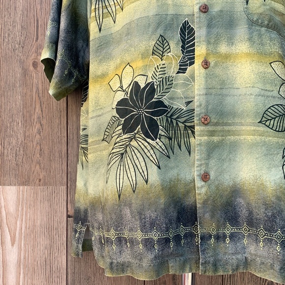 SOLD Tommy Bahama Hawaiian Silk Floral Button Down - Picture 4 of 8
